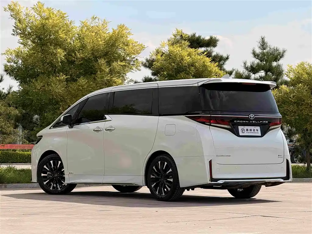 Toyota Vellfire 2024 — фото 32