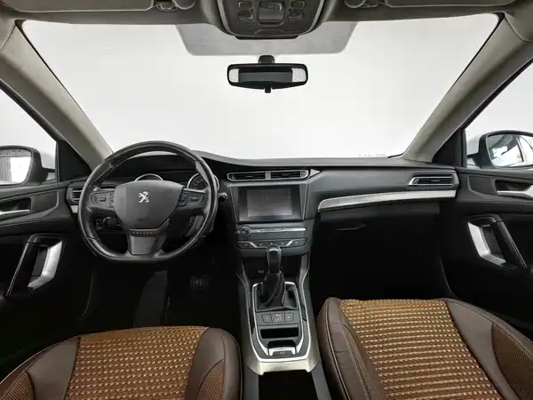 Peugeot 408 2015