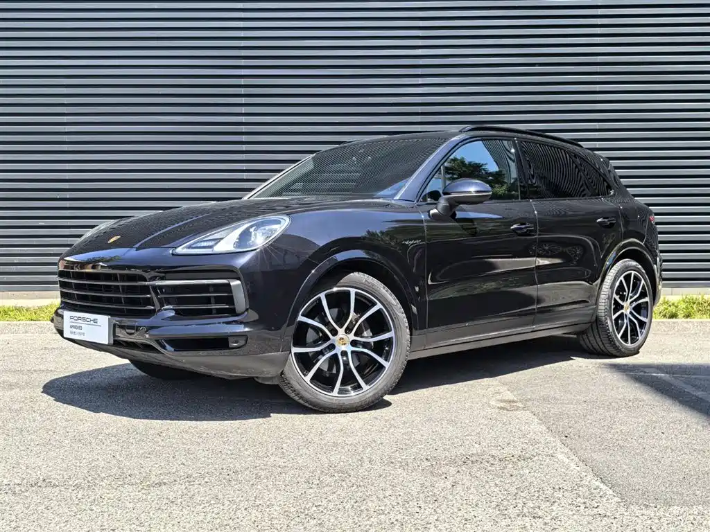 Porsche Cayenne Hybrid 2022 — фото 1