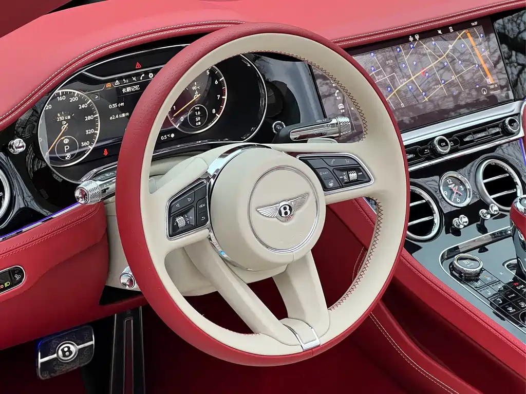 Bentley Continental 2024 — фото 12