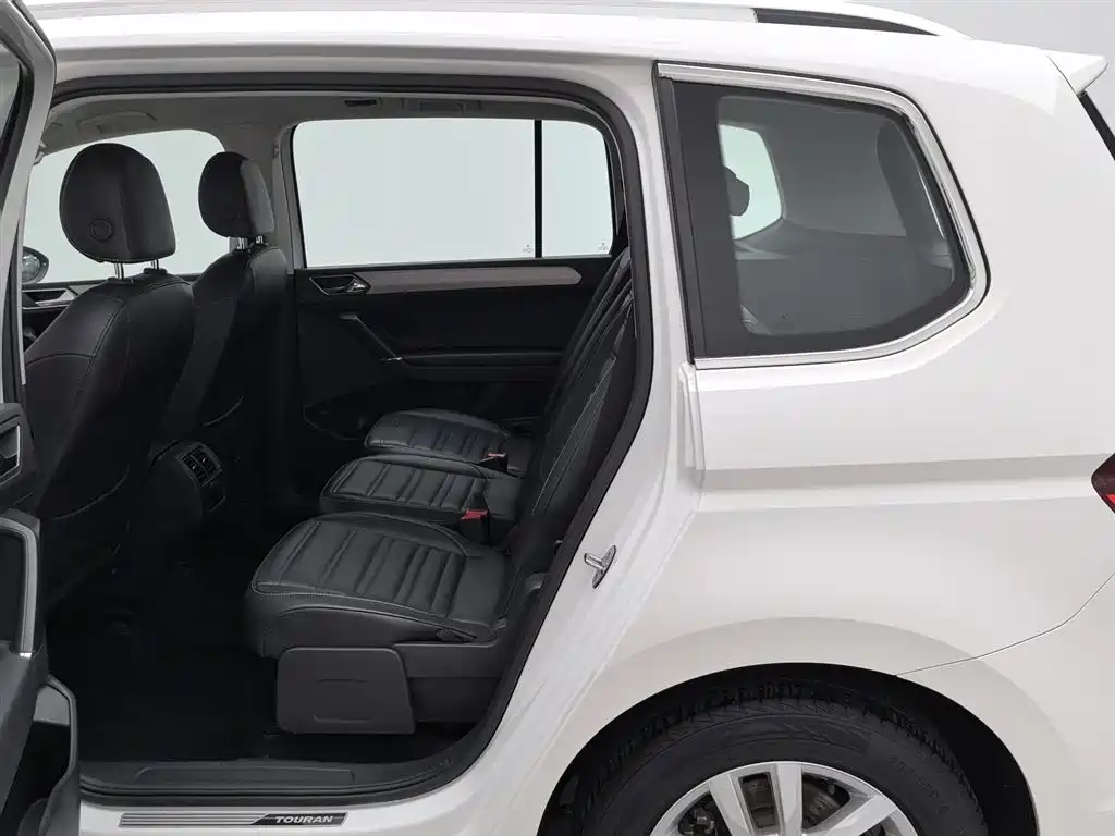 Volkswagen Touran 2017 — фото 15