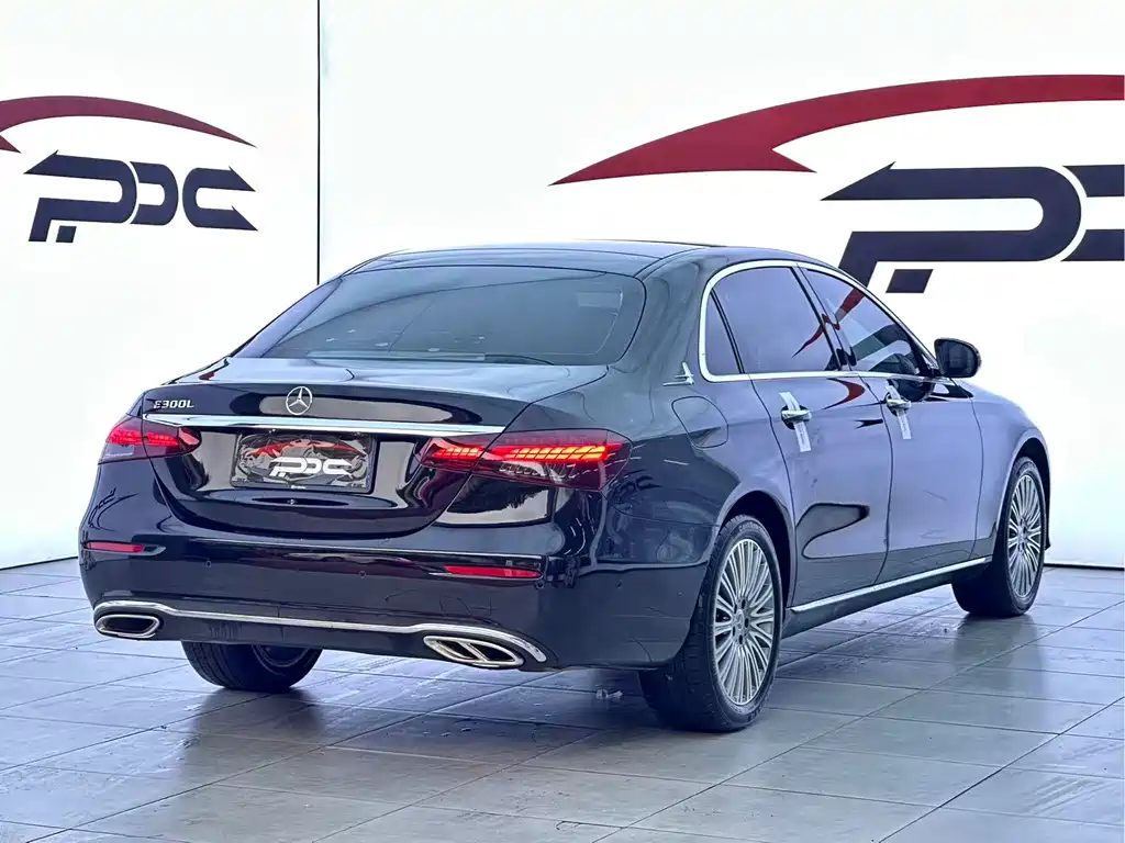 Mercedes-Benz E-Class 2022 — фото 28