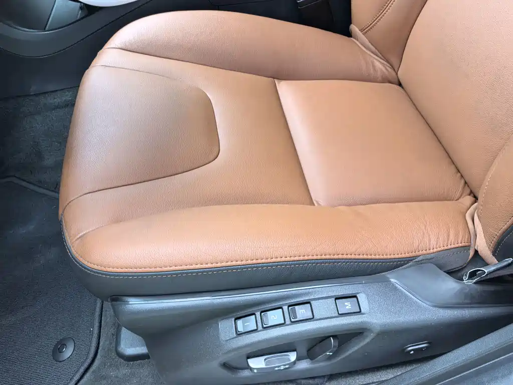 Volvo S60 2018 — фото 10