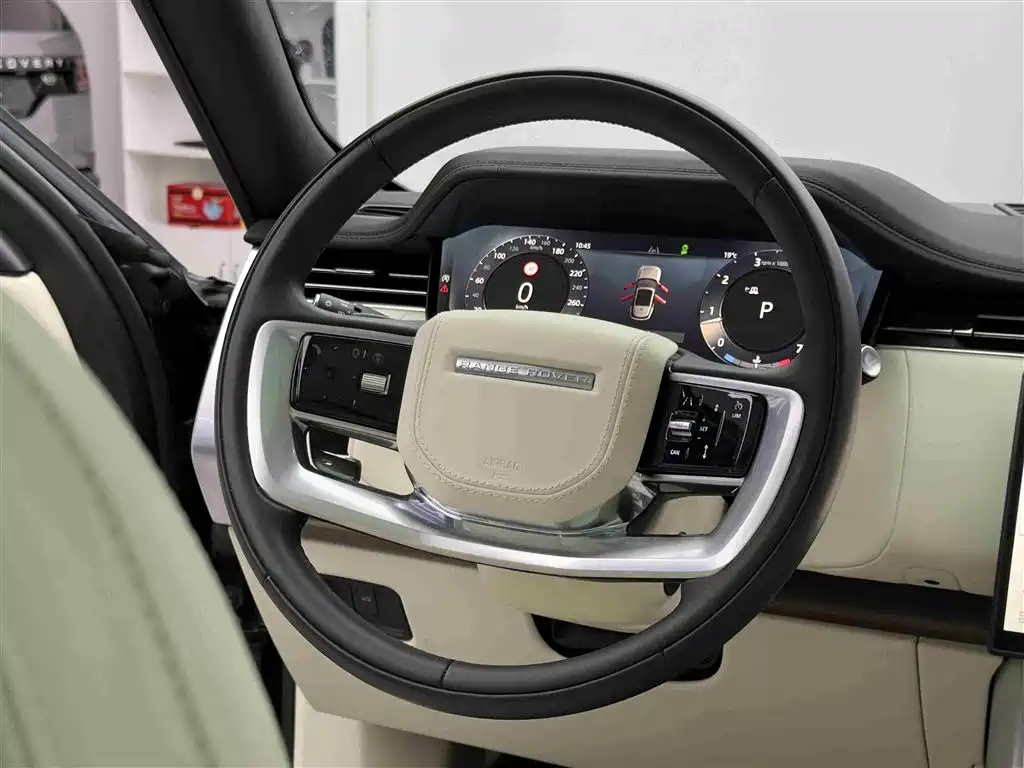 Land Rover Range Rover 2025 — фото 12