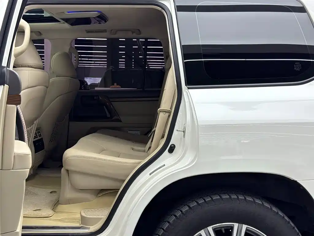 Toyota Land Cruiser 2018 — фото 7