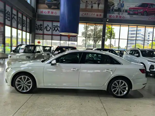 Audi A4L 2017
