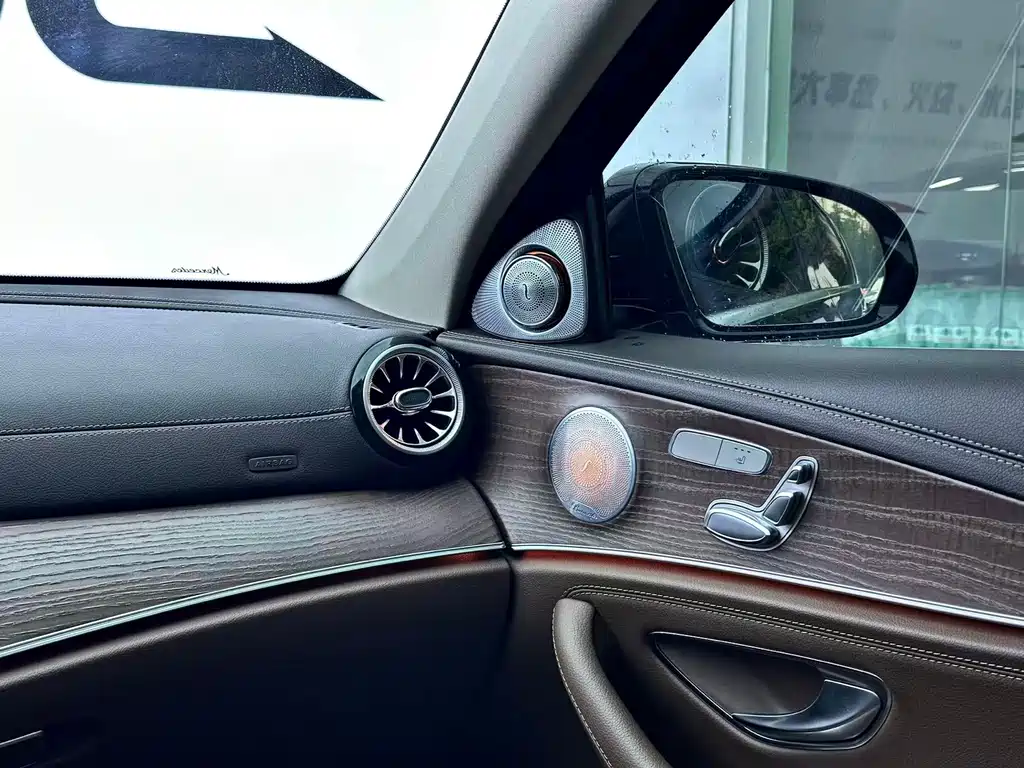 Mercedes-Benz E-Class 2022 — фото 23