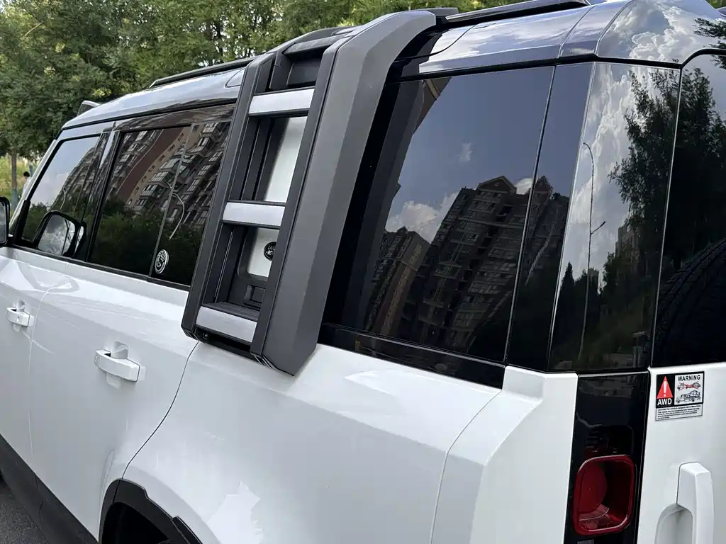 Land Rover Defender 2021 — фото 40