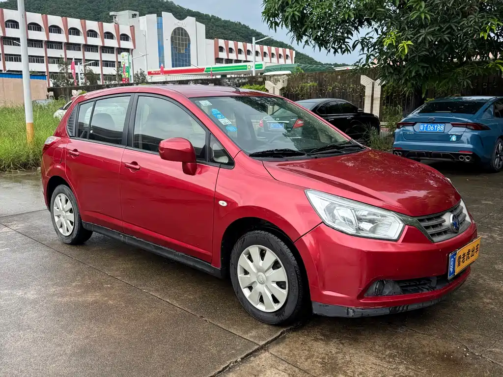 Venucia R50 2013