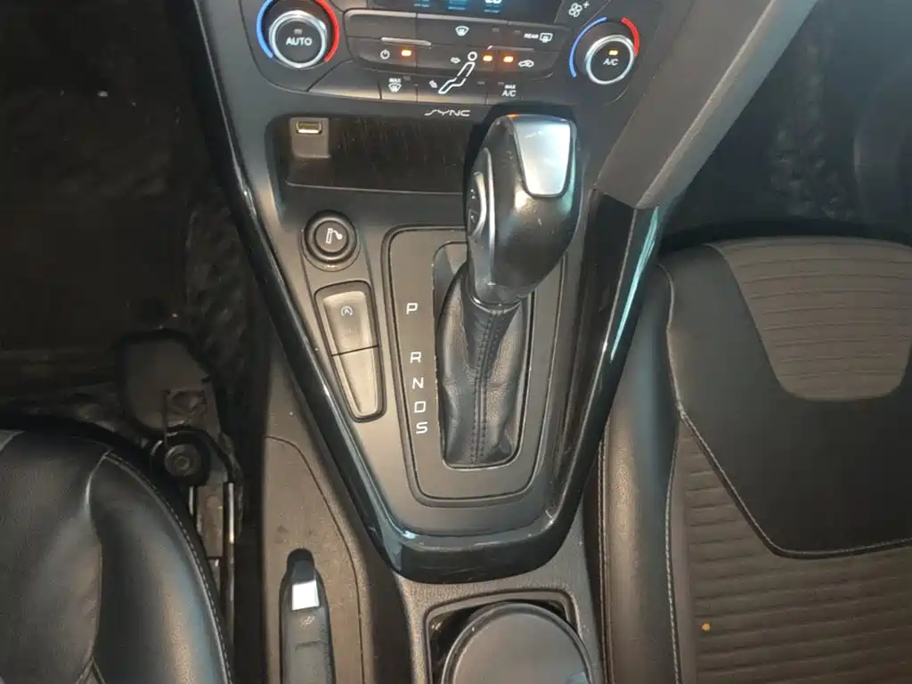 Ford Focus 2016 — фото 14