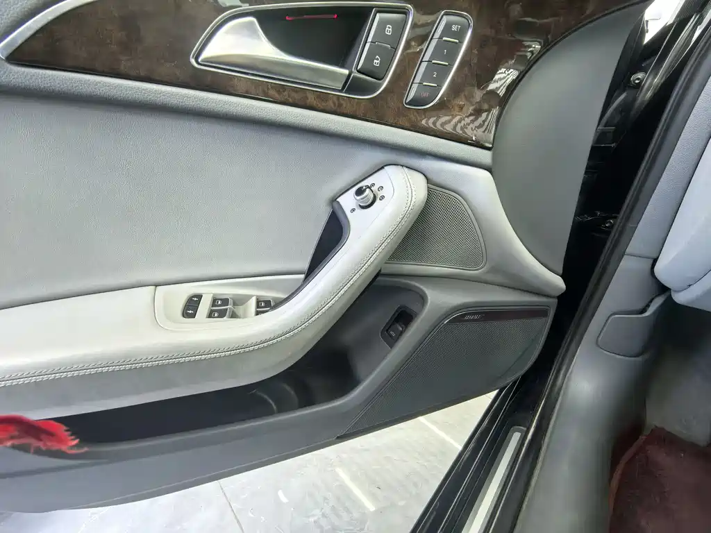 Audi A6L 2012