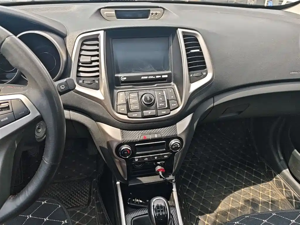 Changan Eado XT 2015 — фото 13