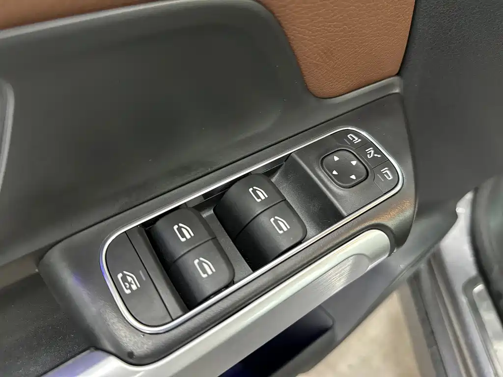 Mercedes-Benz EQB 2026