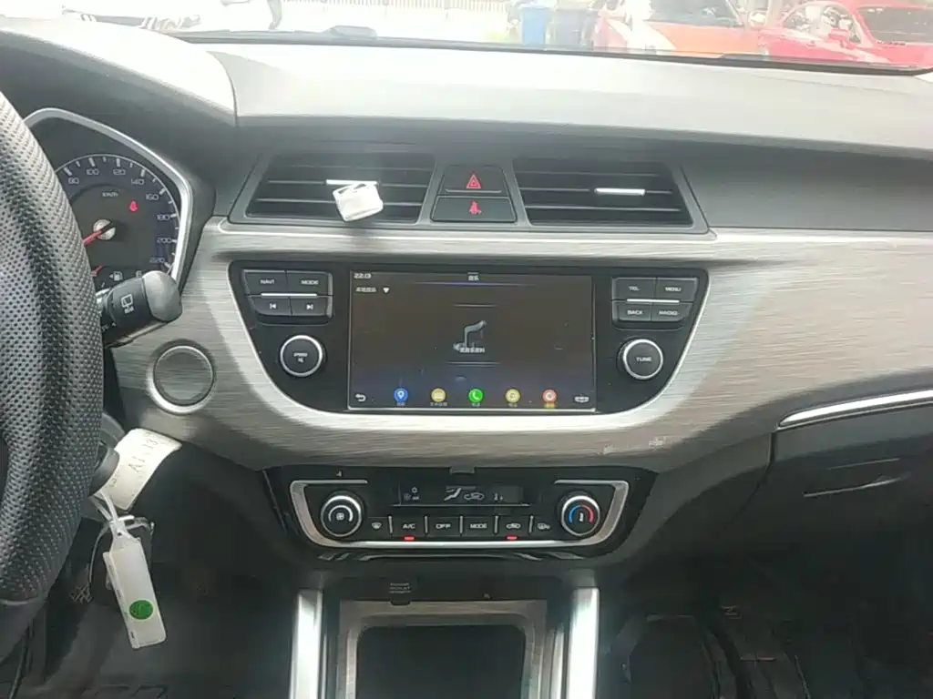 Geely Vision X3 2017 — фото 13