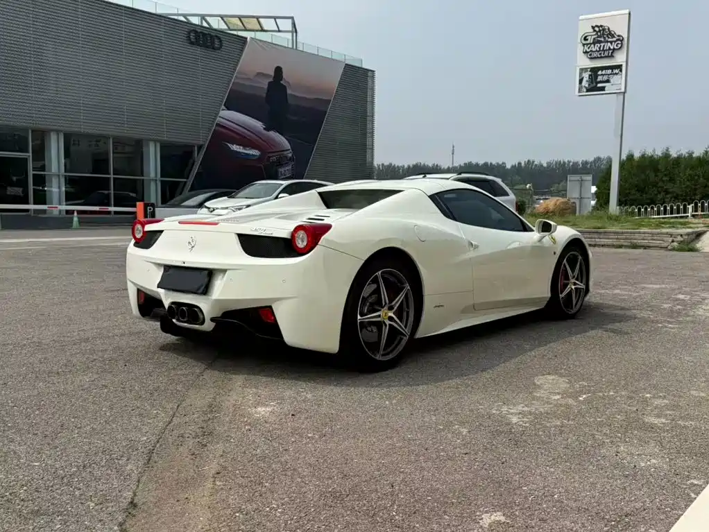Ferrari 458 2015 — фото 10