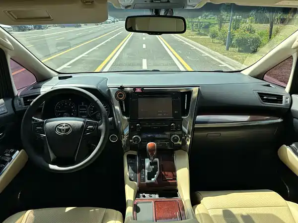 Toyota Alphard 2017