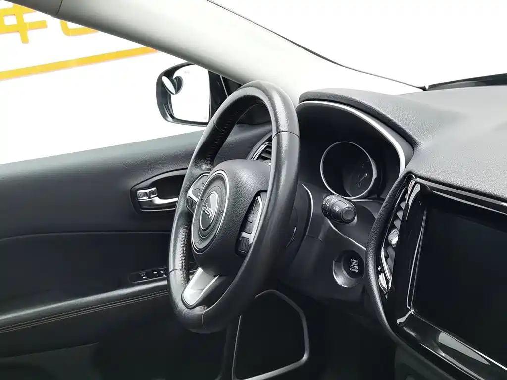 Jeep Compass 2019 — фото 22