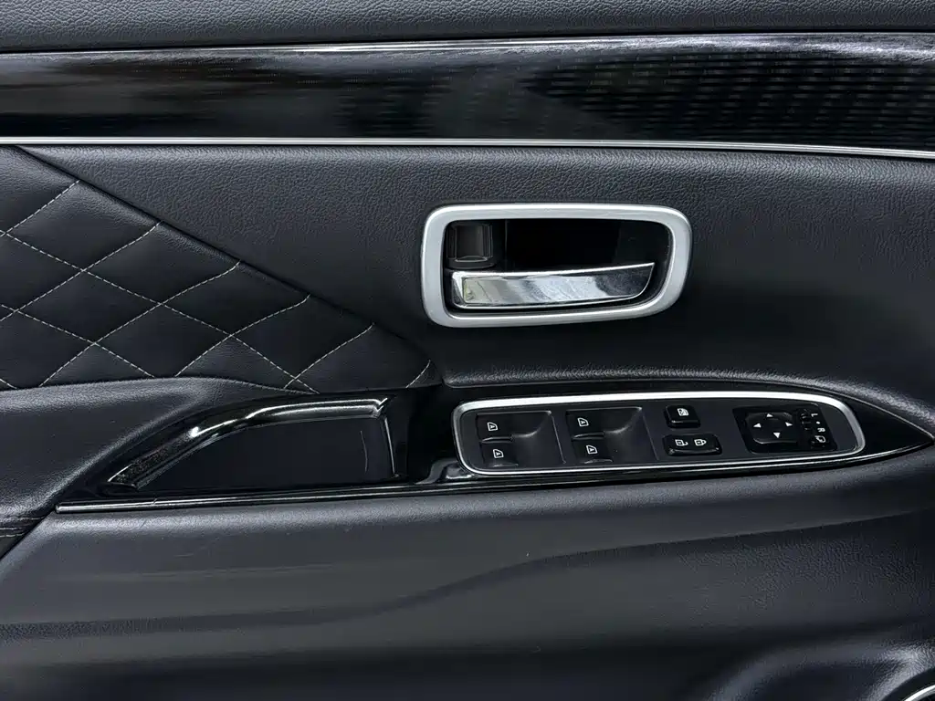 Mitsubishi Outlander 2022 — фото 11
