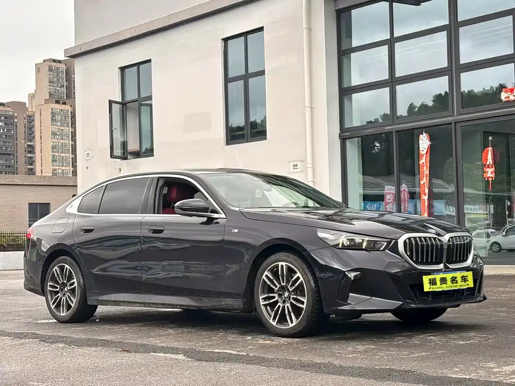 BMW 5 Series 2025
