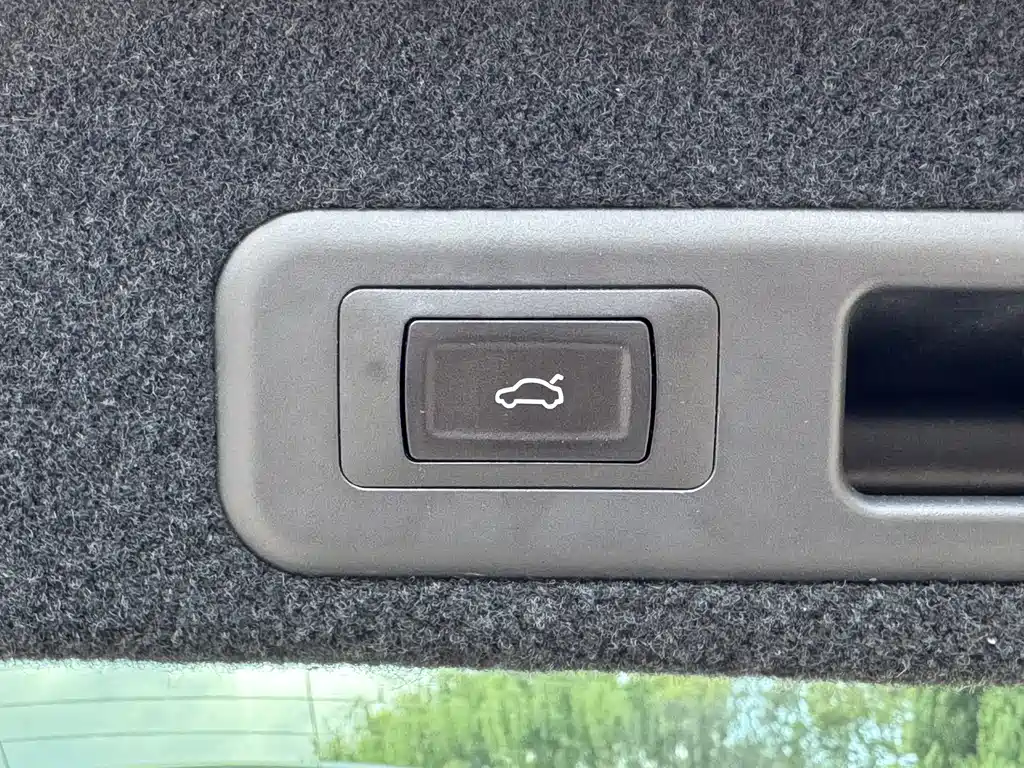Lexus RX 2022 — фото 17