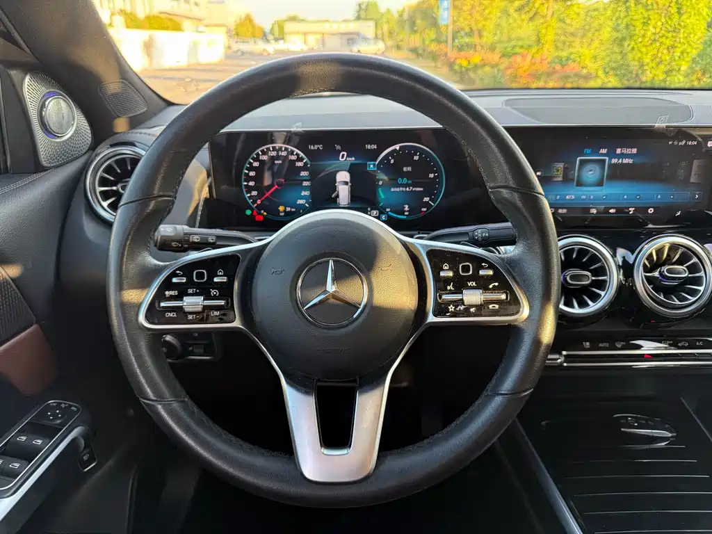 Mercedes-Benz GLB 2021