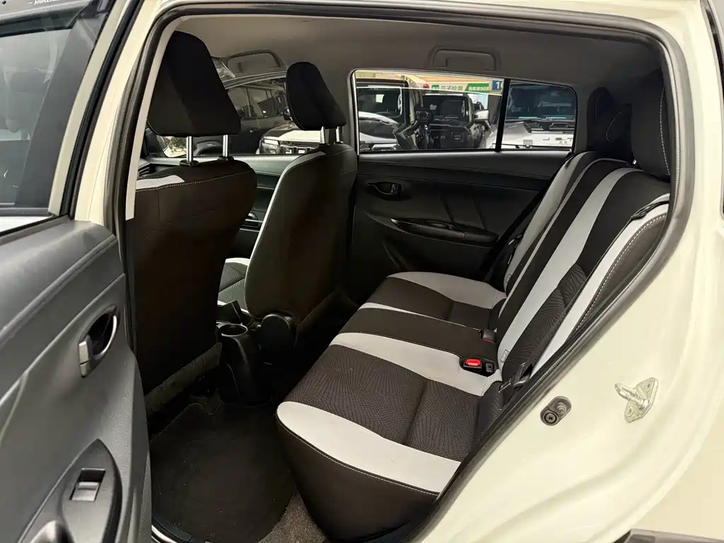 Toyota Yaris L 2023