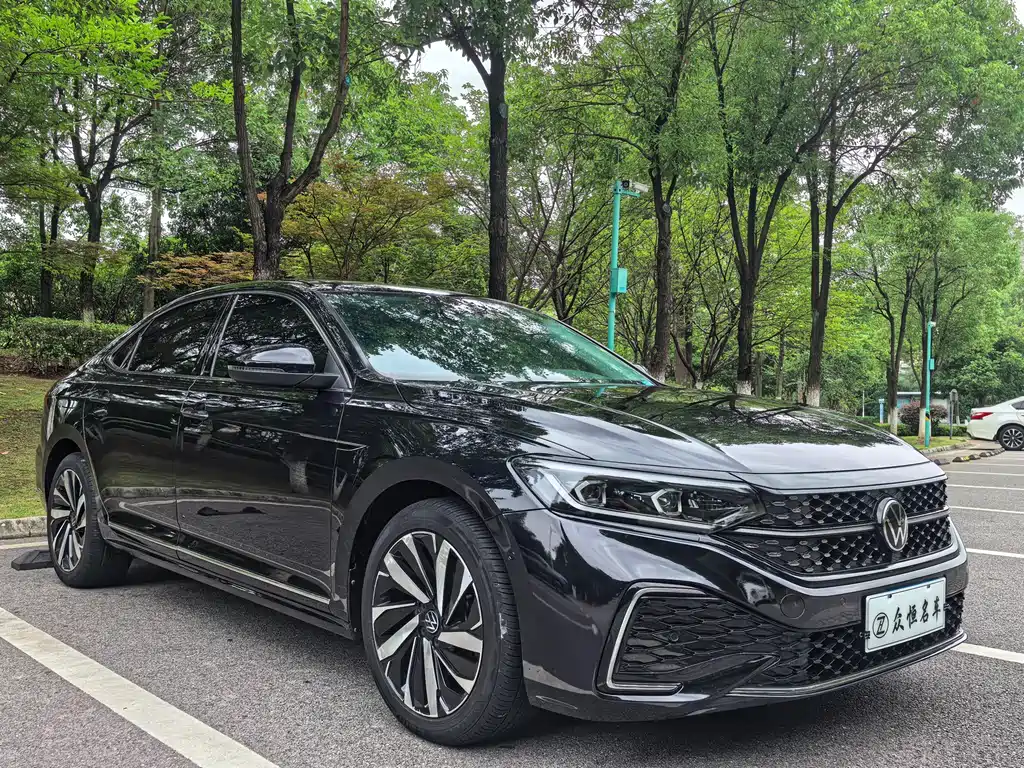 Volkswagen Passat 2022