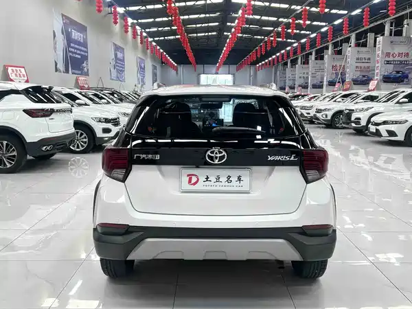 Toyota Yaris L 2022