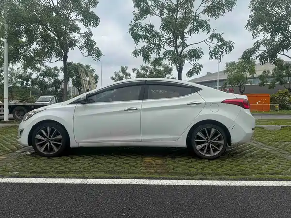 Hyundai Elantra Langdong 2015