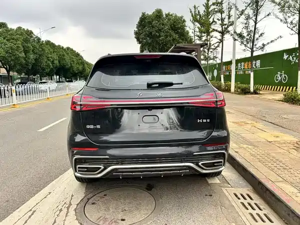 Hongqi HS5 2023
