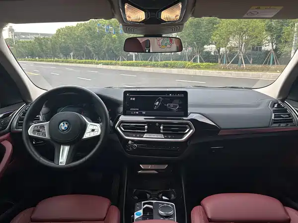 BMW iX3 2023