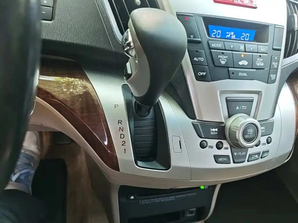 Honda Odyssey 2014 — фото 14