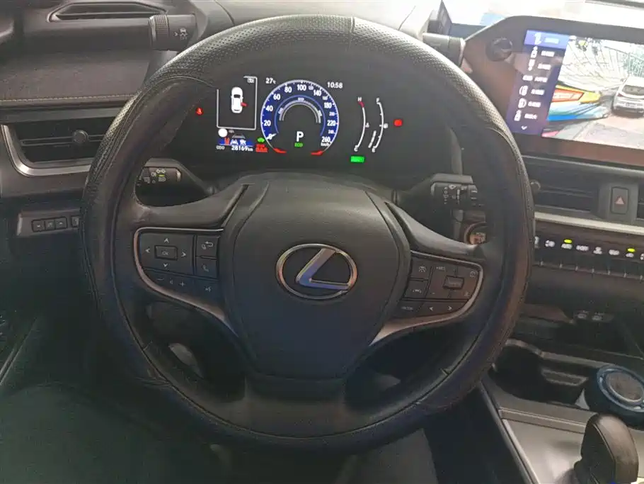 Lexus UX 2024 — фото 15