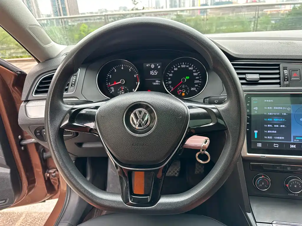 Volkswagen Lamando 2018 — фото 12