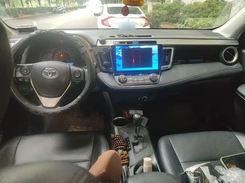 Toyota RAV4 2016 — фото 13