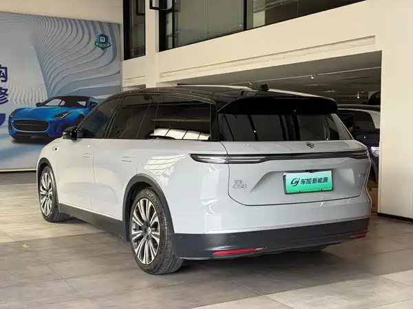 NIO ES8 2023