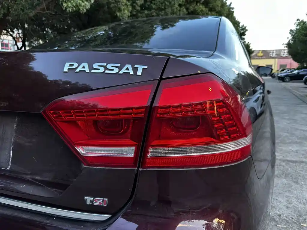 Volkswagen Passat 2014 — фото 20