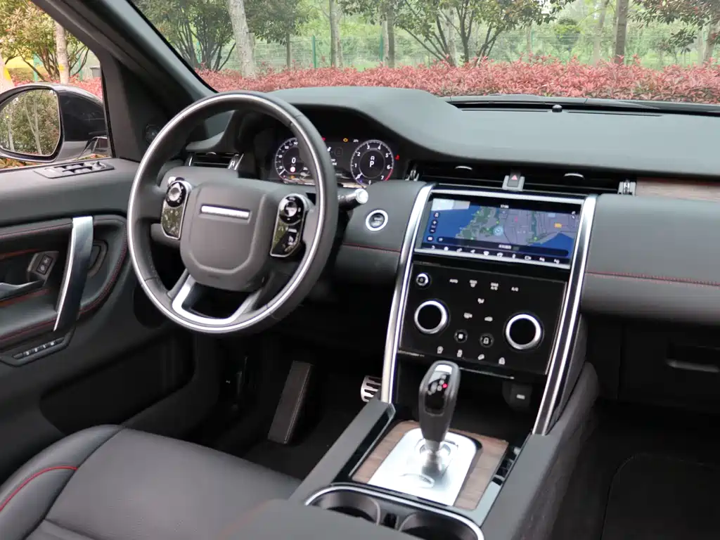 Land Rover Discovery Sport 2021 — фото 16
