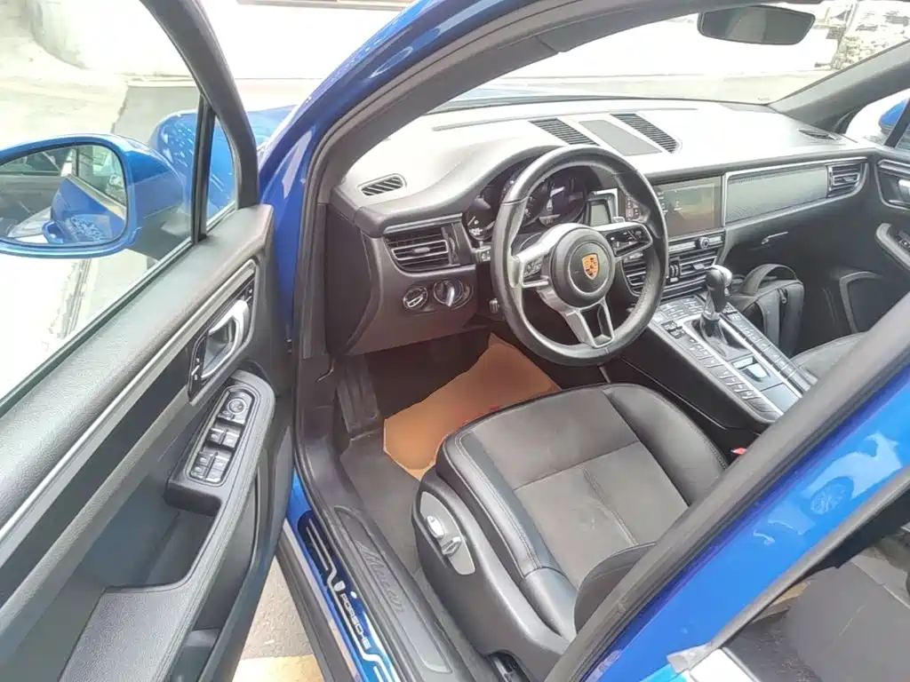 Porsche Macan 2019 — фото 16