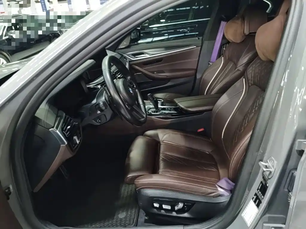BMW 5 Series 2021 — фото 15