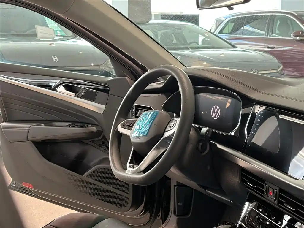 Volkswagen Passat Plug-In Hybrid 2025 — фото 14
