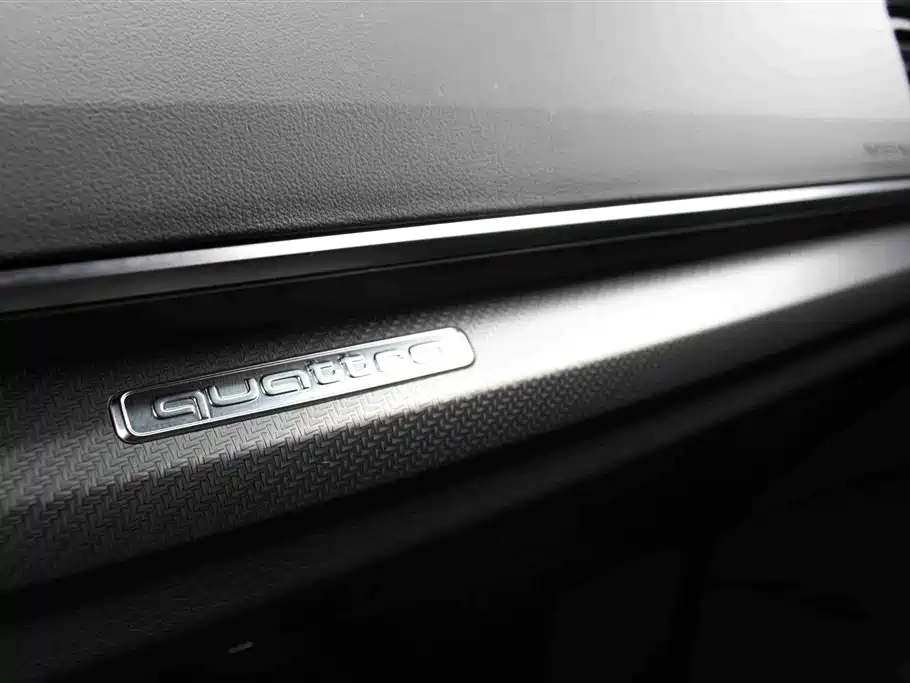 Audi Q5L 2024 — фото 9