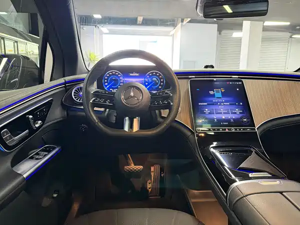 Mercedes-Benz EQE SUV 2023