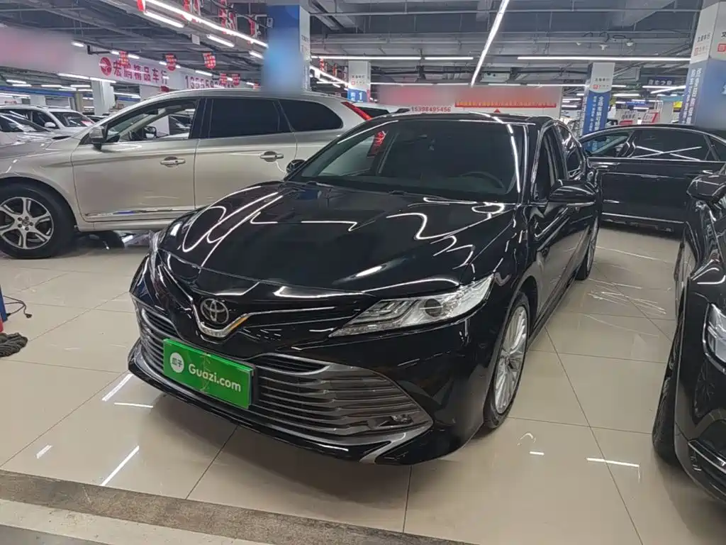 Toyota Camry 2020 — фото 1