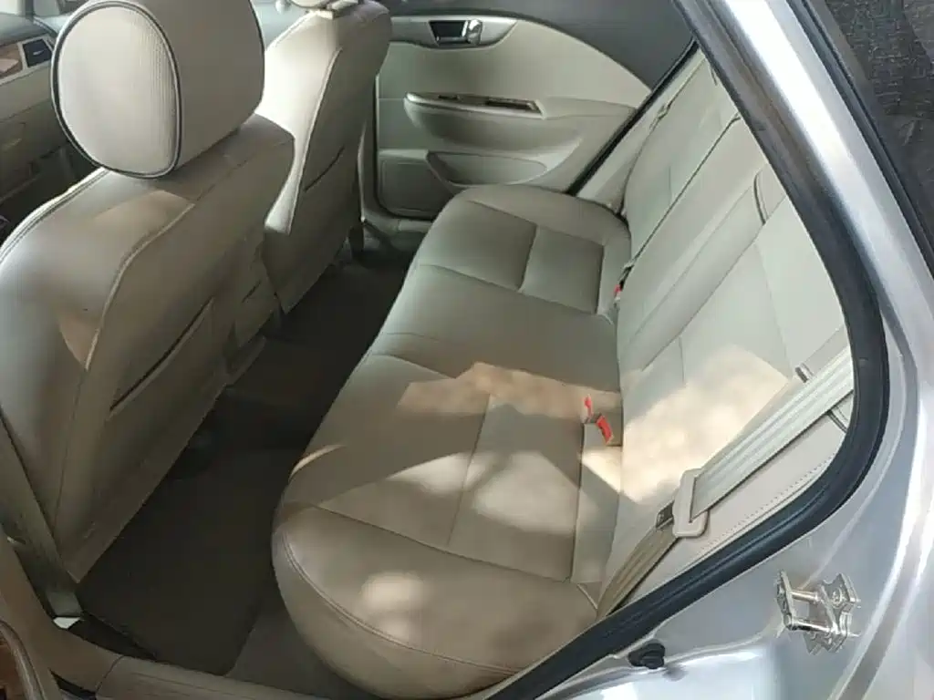Buick Excelle 2015 — фото 17