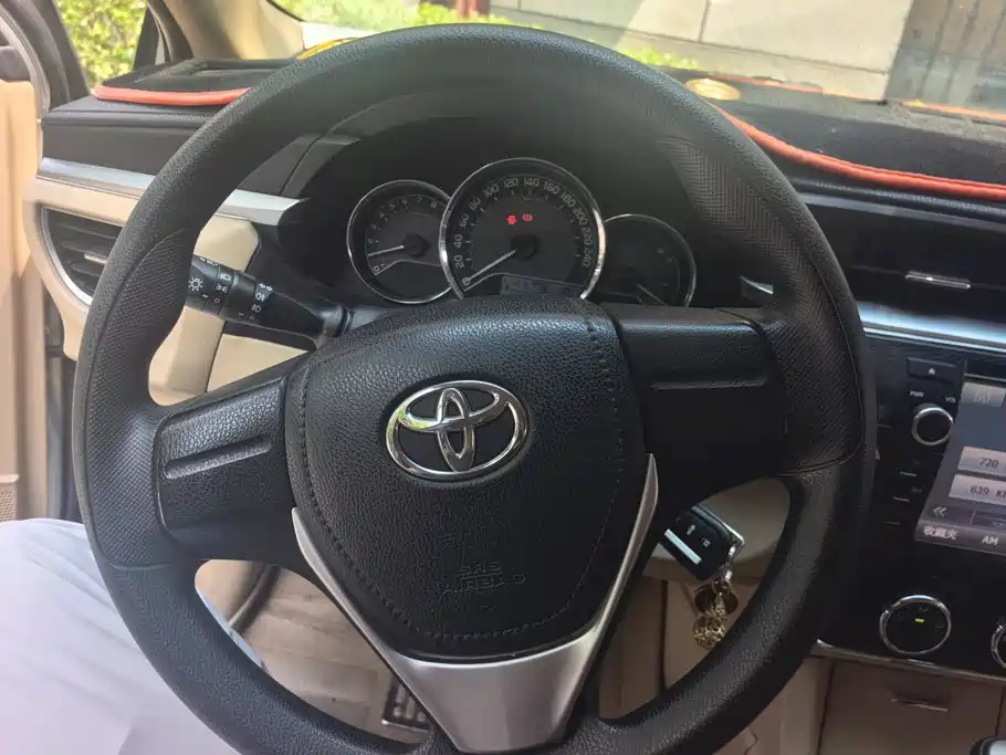 Toyota Corolla 2015 — фото 15