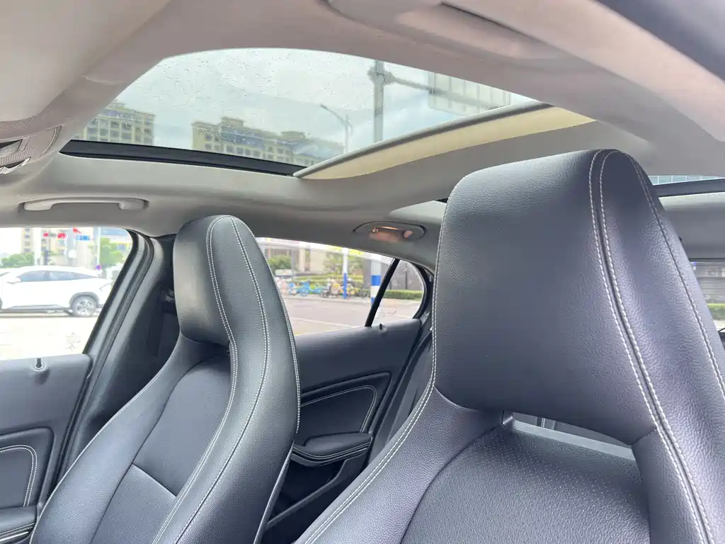 Mercedes-Benz GLA 2015 — фото 13