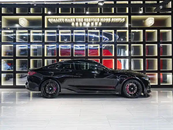 BMW M4 2025