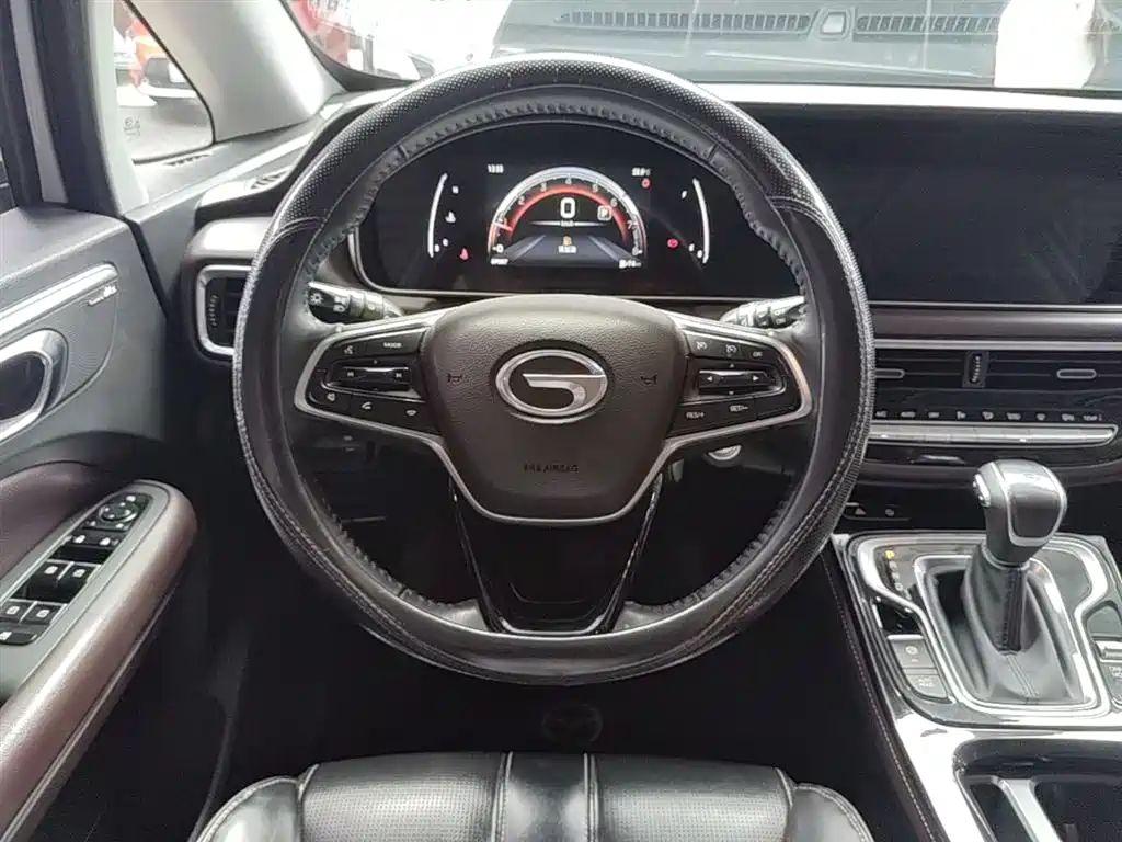 GAC Motor Trumpchi M6 2023 — фото 11