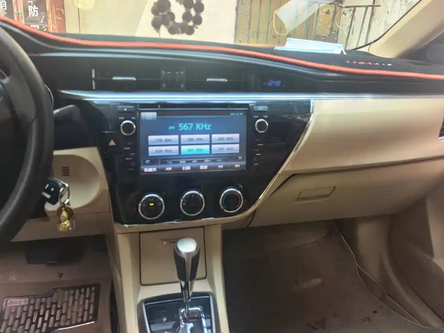 Toyota Corolla 2015 — фото 13